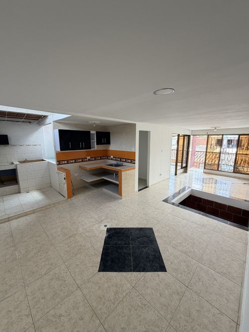 Casa de 5 alcobas en venta en Valle Grande, Cali, 140 m² · foto 21 de 24