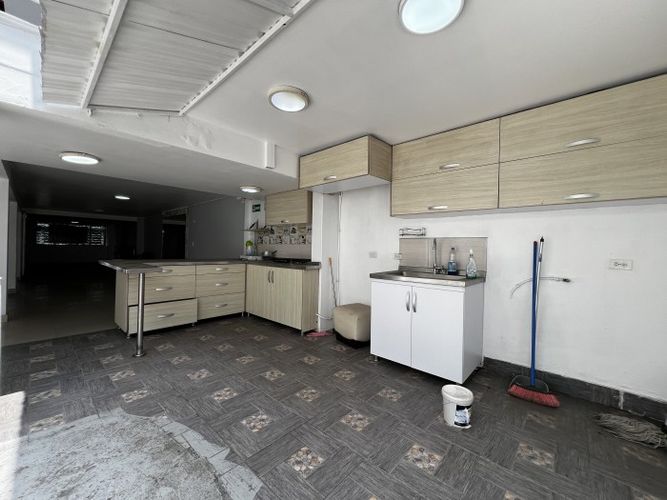 Casa de 4 alcobas en venta en Santa Anita, Cali, 300 m² · foto 11 de 21