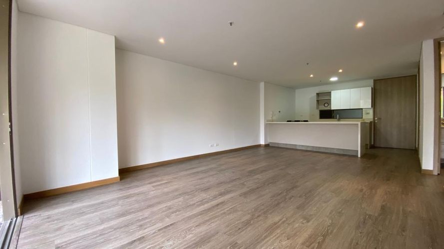 Apartamento de 1 alcoba en arriendo en Los Balsos, Medellín, 97 m² · foto 3 de 11