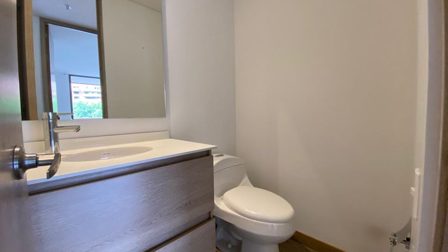 Apartamento de 1 alcoba en arriendo en Los Balsos, Medellín, 97 m² · foto 10 de 11