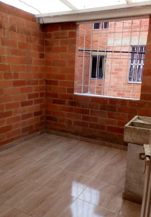 Casa de 2 alcobas en venta en Eugenio Diaz Castro, Soacha, 50 m² · foto 7 de 10