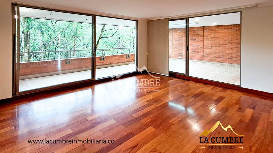 Apartamento de 3 alcobas en arriendo en Los Balsos, Medellín, 240 m² · foto 6 de 11