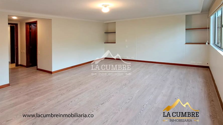 Apartamento de 3 alcobas en arriendo en Los Balsos, Medellín, 240 m² · foto 7 de 11