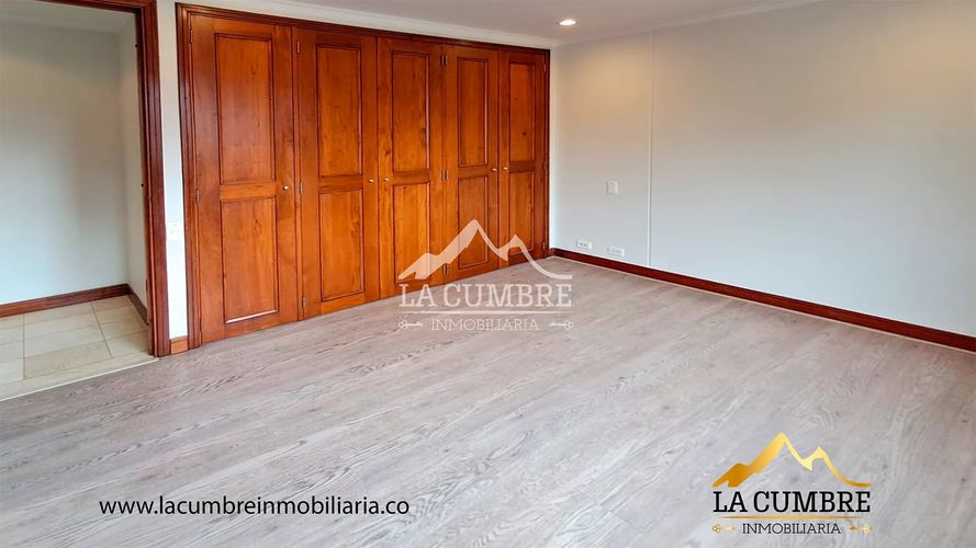 Apartamento de 3 alcobas en arriendo en Los Balsos, Medellín, 240 m² · foto 11 de 11