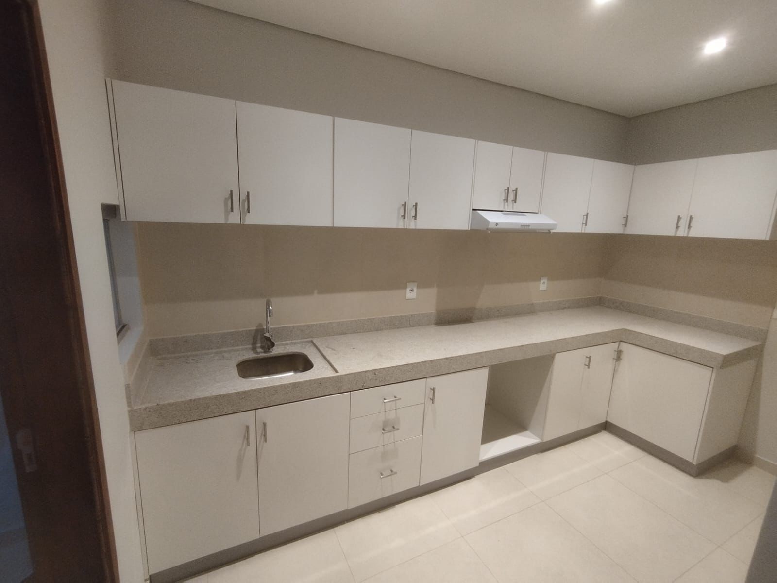 Casa a estrenar en alquiler  Luque – Barrio La Amistad — foto 3