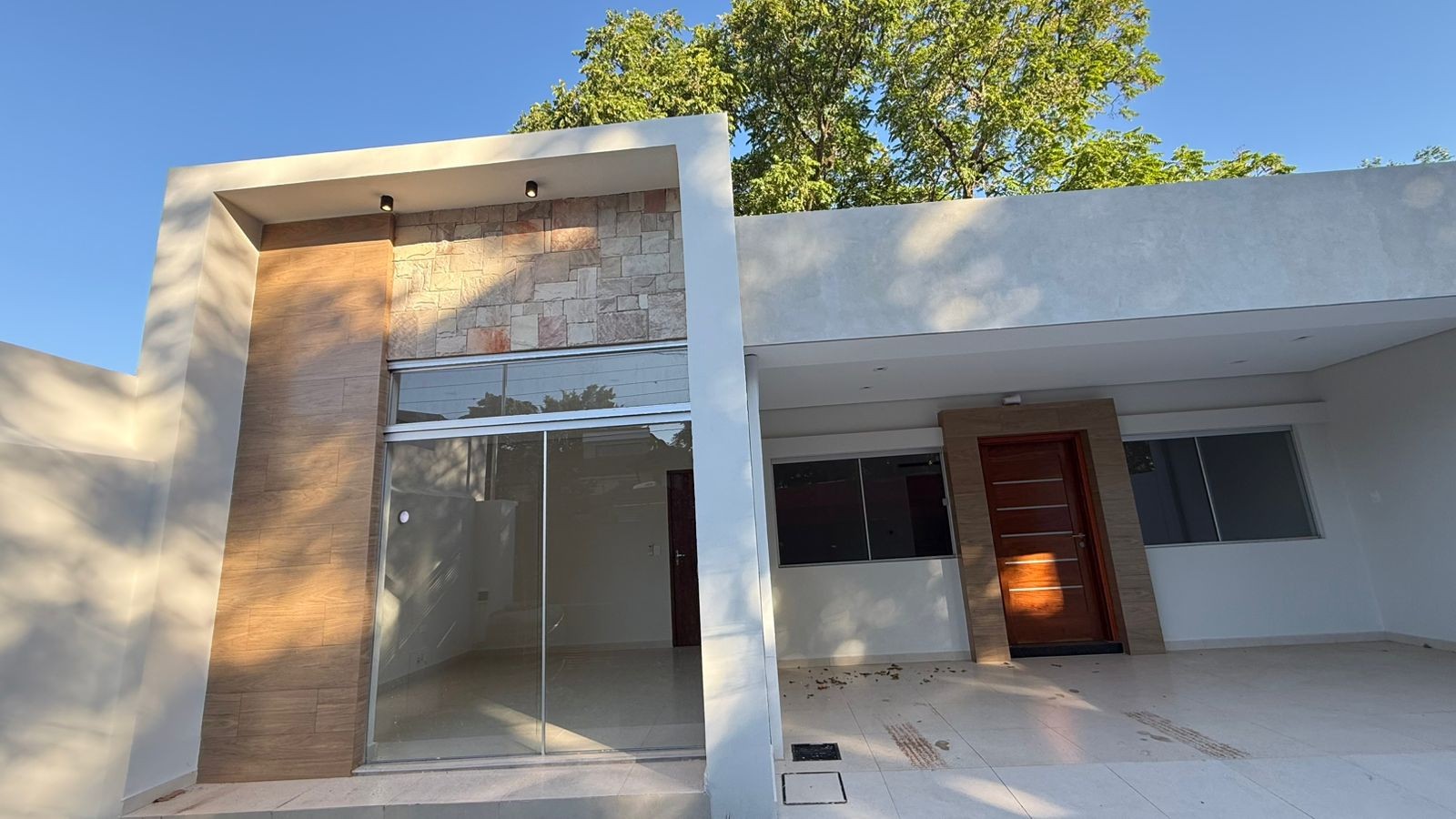 Casa a estrenar en alquiler  Luque – Barrio La Amistad — foto 2