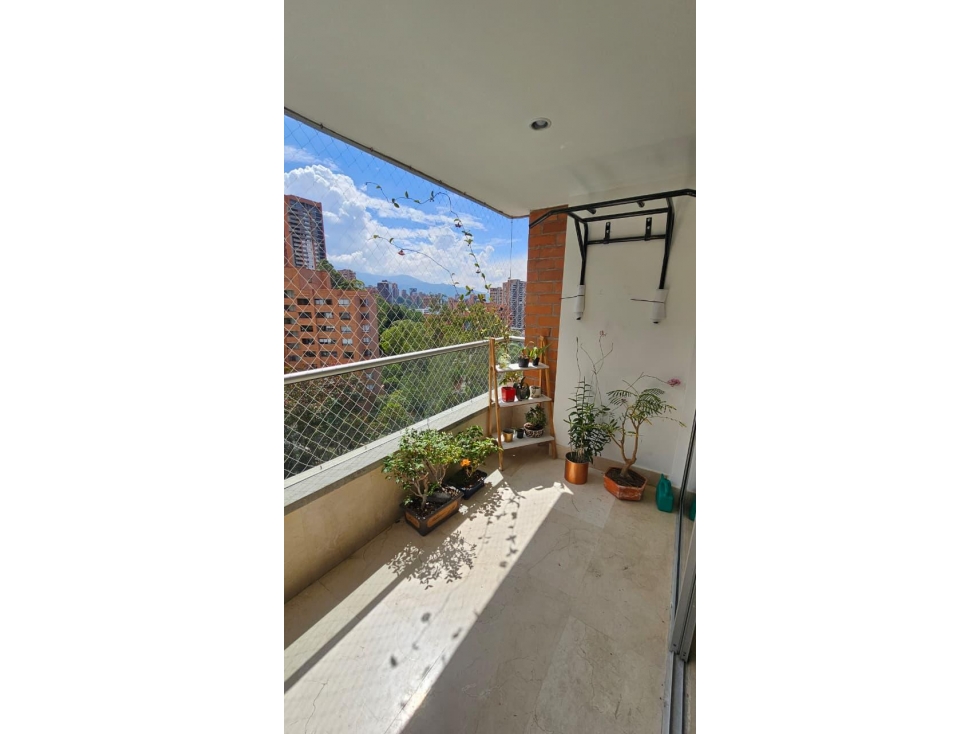 Apartamento en venta en El Poblado, Medellín 2