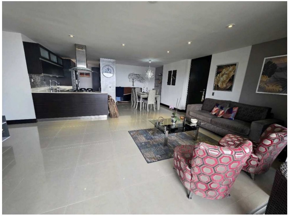 Apartamento en venta en El Poblado, Medellín 2