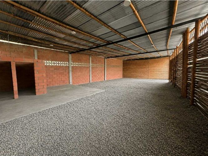 Retail space for rent in El trapiche, Bello