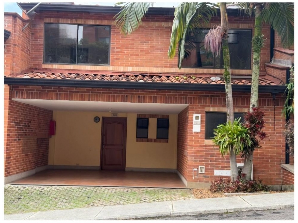 Casa en venta en El Poblado, Medellín 2