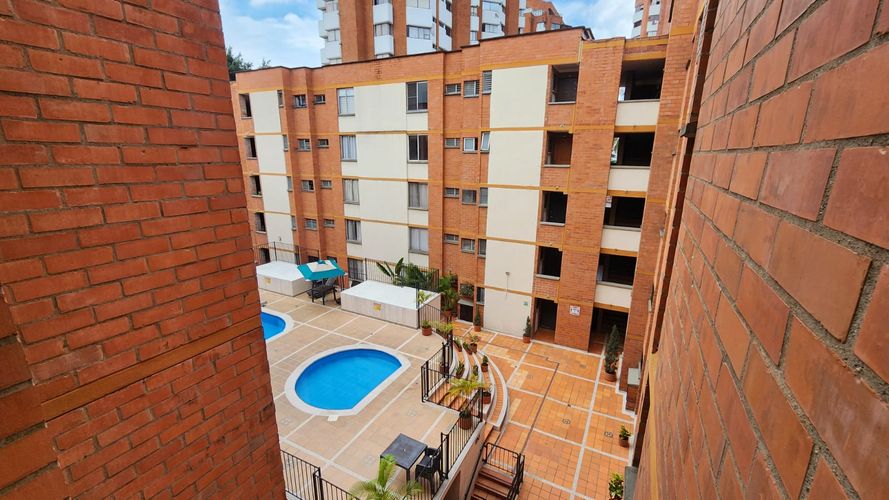 Apartamento de 3 alcobas en venta en Quintas De Don Simon, Cali, 73 m² · foto 2 de 24