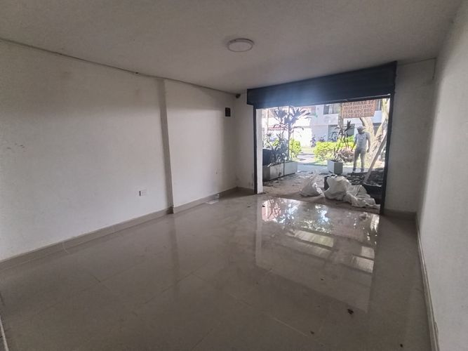 Local en arriendo en Laureles, Medellín, 25 m² · foto 4 de 9