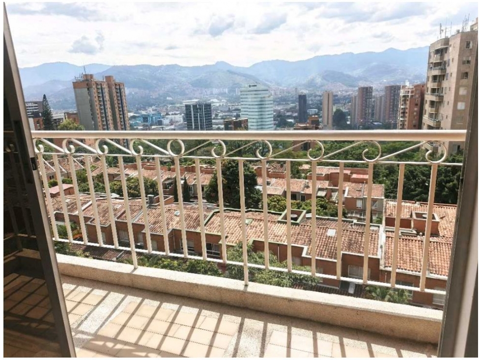 Apartamento en venta en Castropol, Medellín 2
