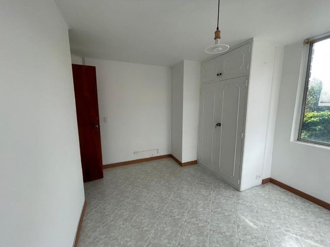 Apartamento de 4 alcobas en arriendo en El Diamante No. 2, Medellín, 125 m² · foto 9 de 16