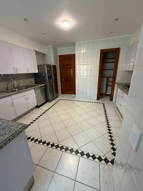 Apartamento en venta en Santa Barbara Alta, Bogotá · foto 4 de 24