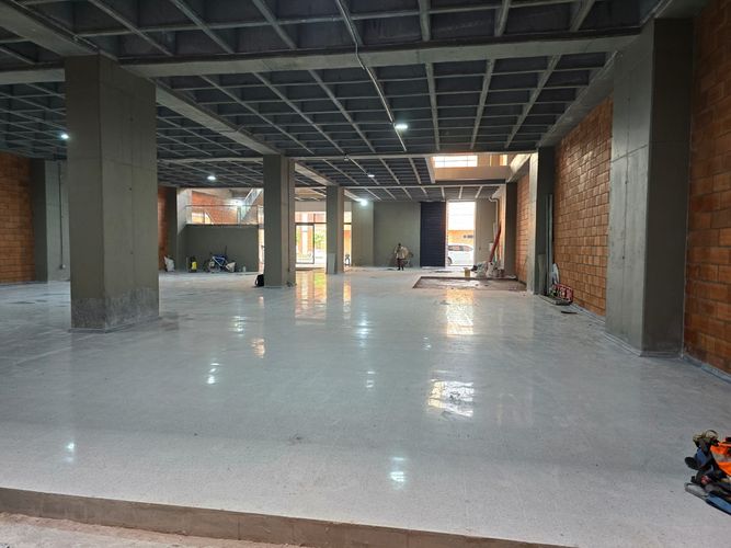 Oficina en venta en Perpetuo Socorro, Medellín, 3000 m² · foto 5 de 7