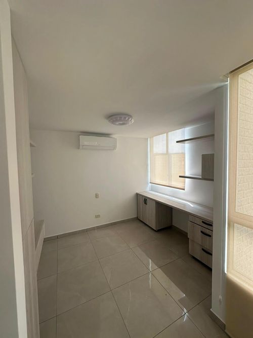 Apartamento de 2 alcobas en venta en Arroyohondo, Yumbo, 56 m² · foto 4 de 24
