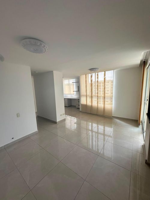 Apartamento de 2 alcobas en venta en Arroyohondo, Yumbo, 56 m² · foto 13 de 24