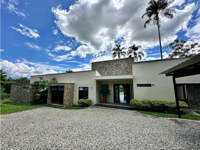 Casa de 6 alcobas en venta en Via El Eden, Armenia, 500 m² · foto 2 de 24