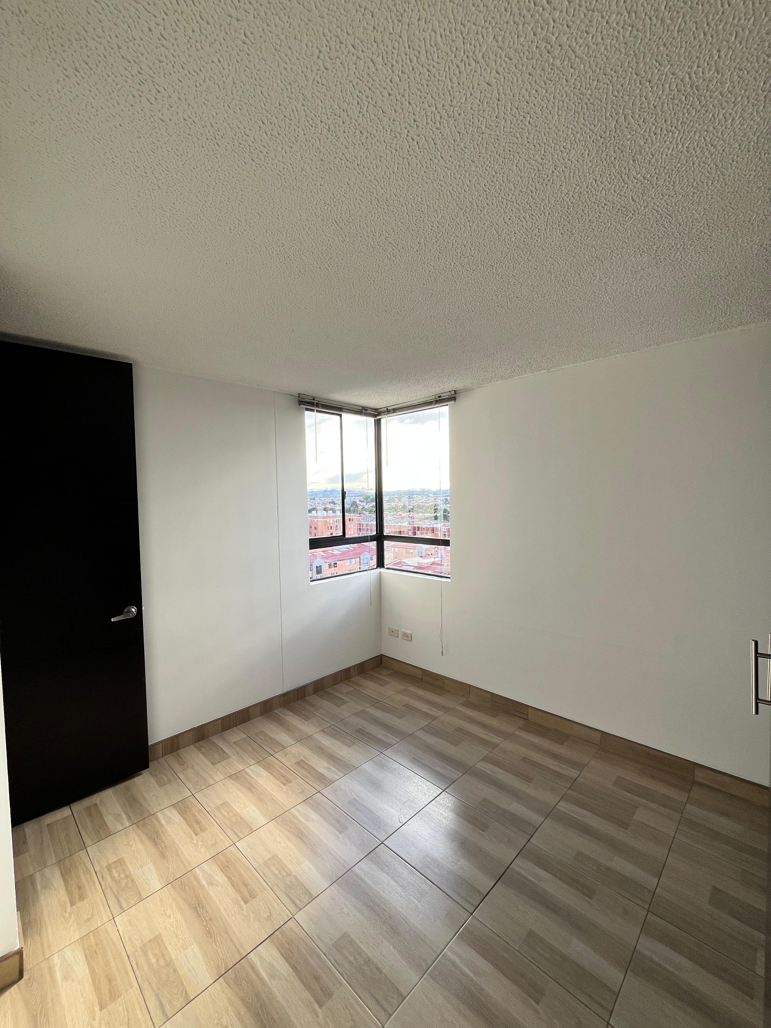 Apartamento en venta en Engativá, Bogotá · foto 3 de 13