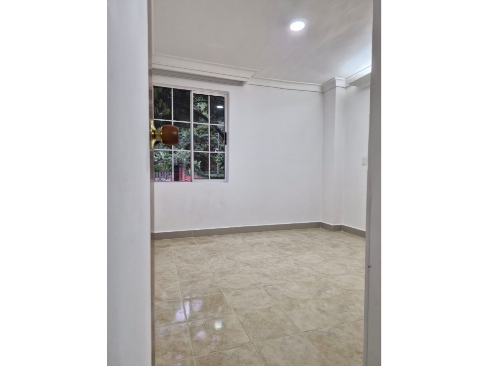 Casa en arriendo en El Poblado, Medellín · foto 4 de 16