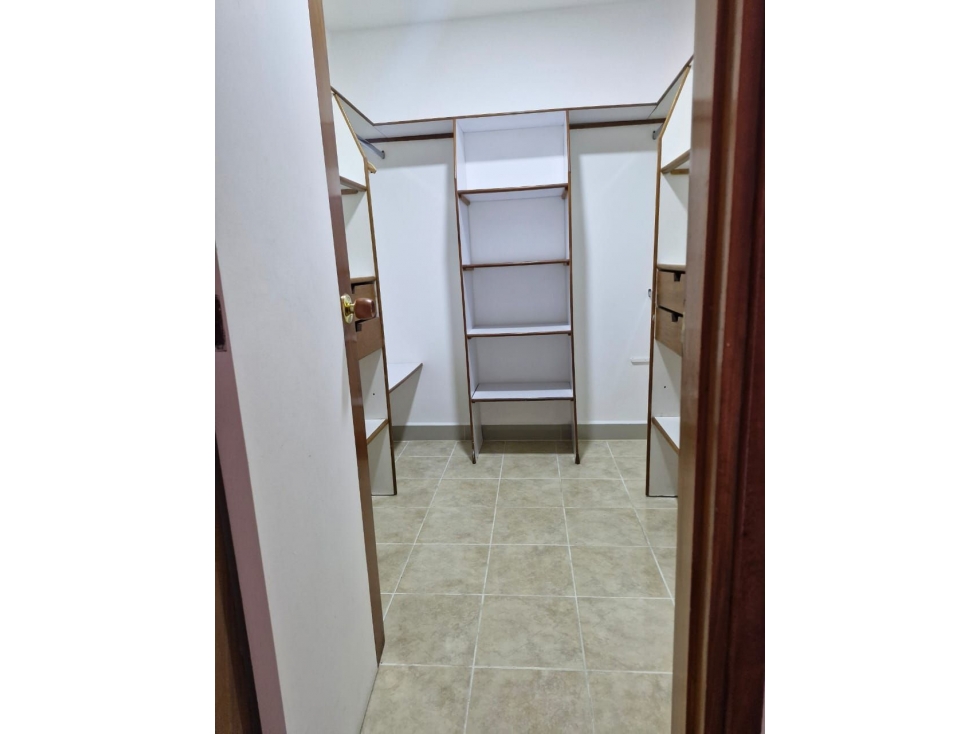 Casa en arriendo en El Poblado, Medellín · foto 8 de 16