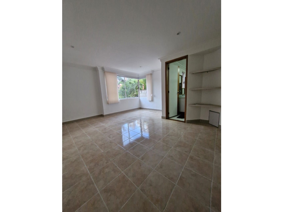 Casa en arriendo en El Poblado, Medellín · foto 9 de 16