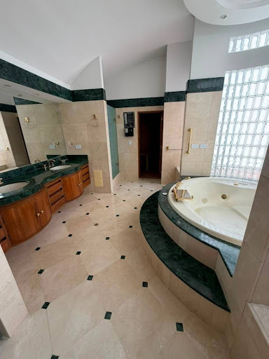 Apartamento en arriendo en Santa Barbara Alta, Bogotá · foto 17 de 24