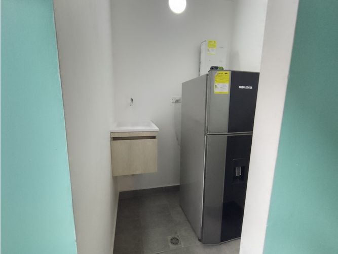Apartaestudio en arriendo en Obrero, Envigado, 30 m² · foto 10 de 11