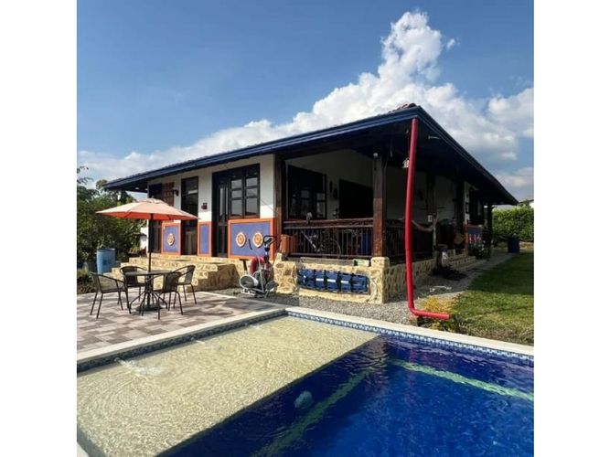 Casa de 5 alcobas en venta en Urbanizacion Bosques De Viena, Armenia, 261 m² · foto 2 de 16