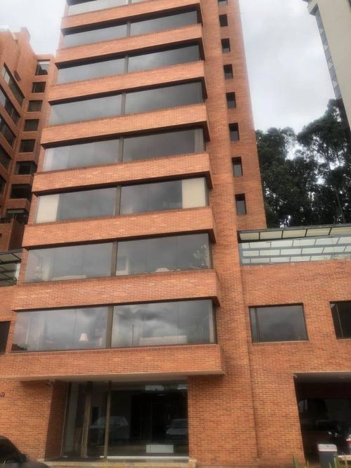 Apartamento de 3 alcobas en venta en Chicó Alto, Bogotá, 380 m² · foto 2 de 24