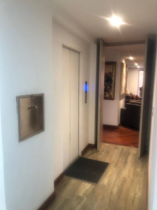 Apartamento de 3 alcobas en venta en Chicó Alto, Bogotá, 380 m² · foto 6 de 24