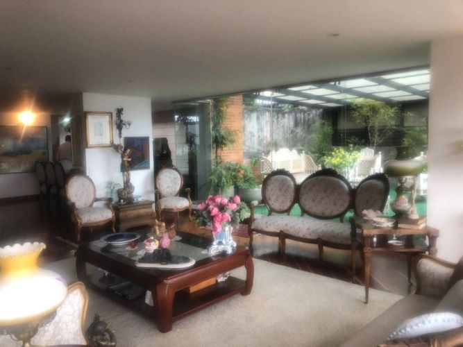 Apartamento de 3 alcobas en venta en Chicó Alto, Bogotá, 380 m² · foto 9 de 24