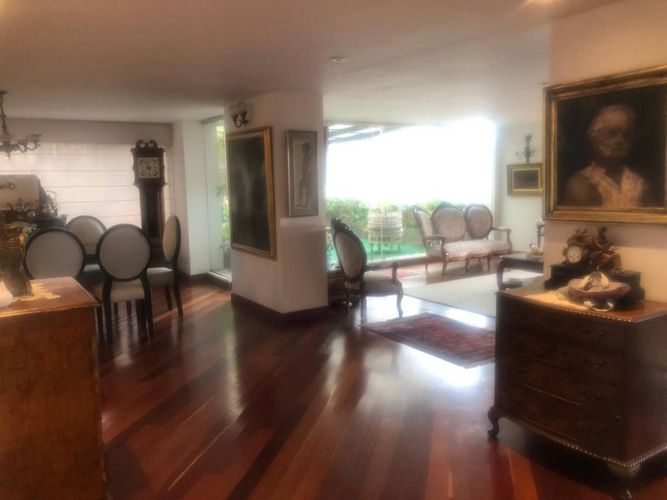 Apartamento de 3 alcobas en venta en Chicó Alto, Bogotá, 380 m² · foto 13 de 24