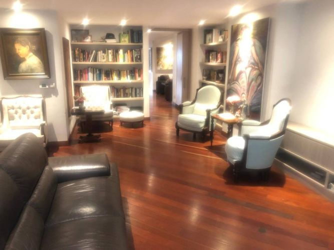 Apartamento de 3 alcobas en venta en Chicó Alto, Bogotá, 380 m² · foto 17 de 24