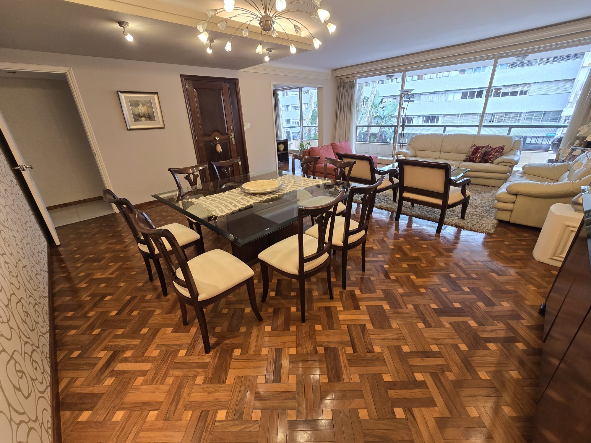 ALQUILER | Apartamento amoblado de 3 dormitorios con garage en Pocitos