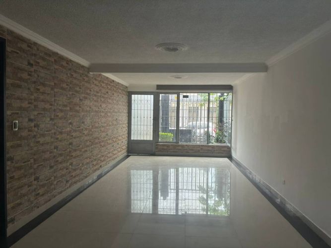 Casa de 5 alcobas en venta en Interlaken, Ibagué, 350 m² · foto 5 de 17