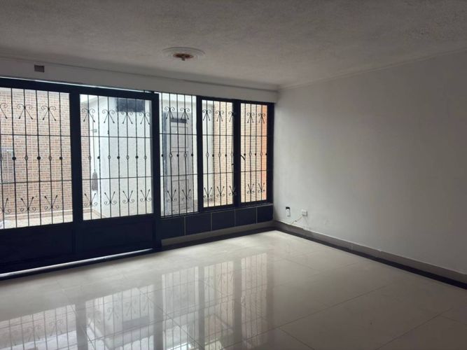 Casa de 5 alcobas en venta en Interlaken, Ibagué, 350 m² · foto 7 de 17