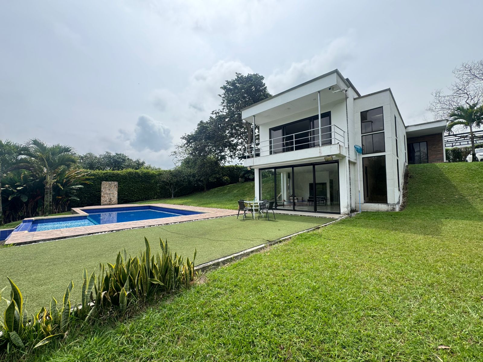 $8.000.000 en San Jose Sur