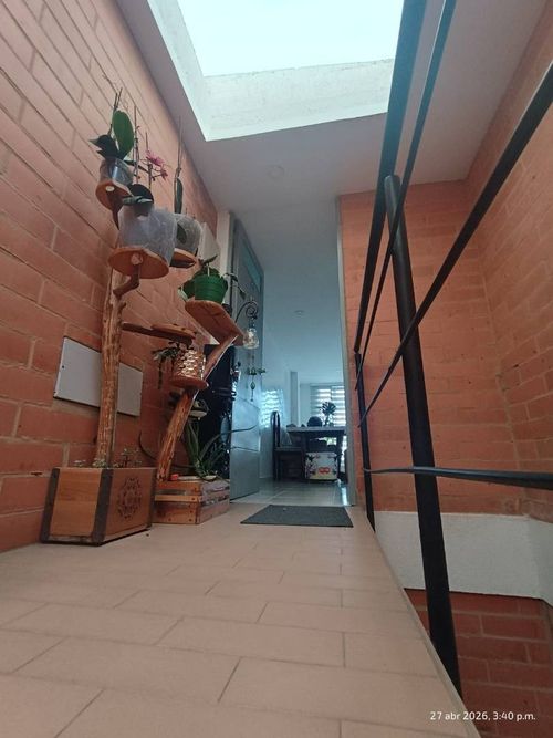 Apartamento de 3 alcobas en venta en El Carmen, Bogotá, 63 m² · foto 2 de 20