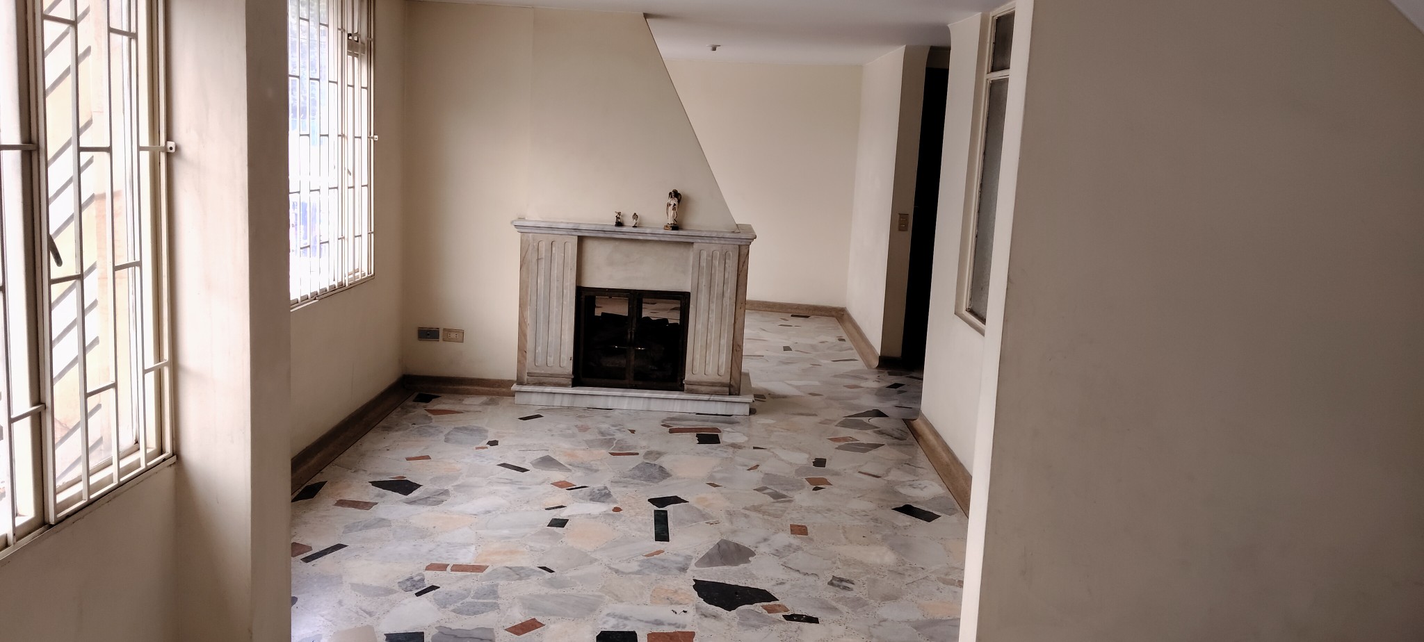 Casa en venta en El Refugio, Bogotá · foto 3 de 24