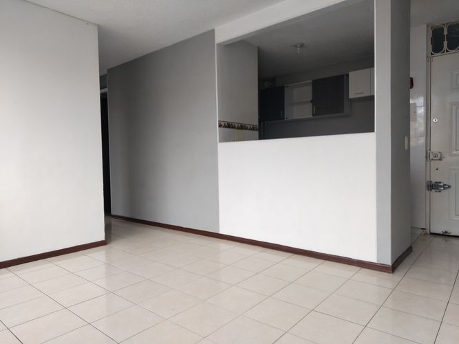 Apartamento de 3 alcobas en venta en Uaecd 007, Soacha, 57 m² · foto 2 de 20