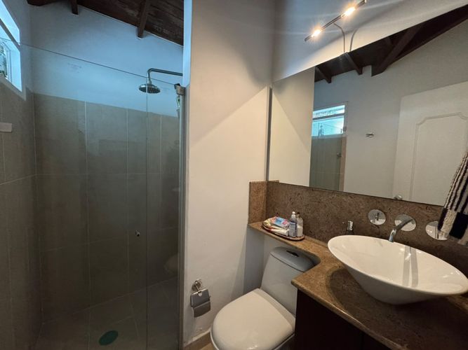 Casa de 3 alcobas en venta en Loma De Las Brujas, Envigado, 227 m² · foto 7 de 13