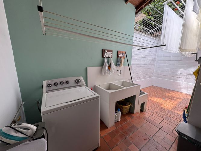 Casa de 3 alcobas en venta en Loma De Las Brujas, Envigado, 227 m² · foto 10 de 13