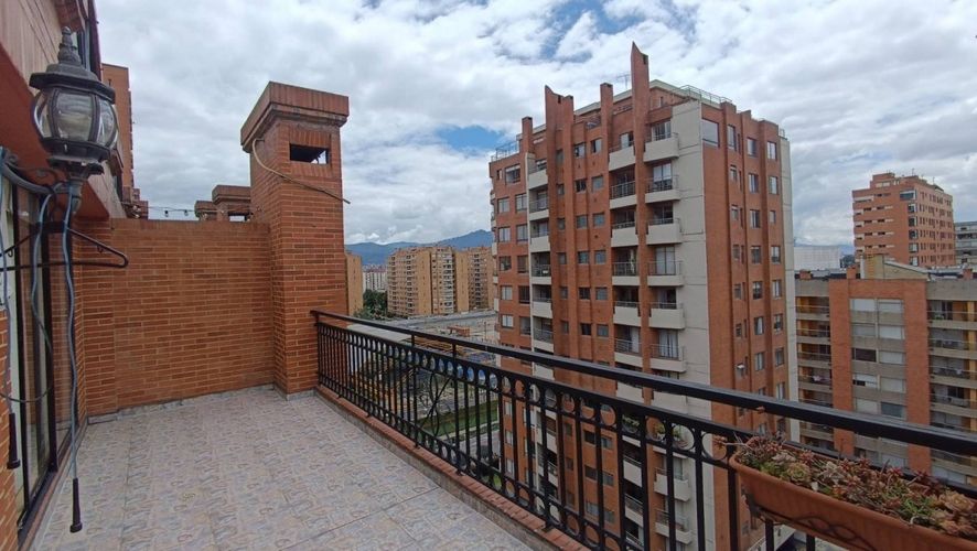 Apartamento de 4 alcobas en venta en Colina Campestre, Bogotá, 193 m² · foto 4 de 24