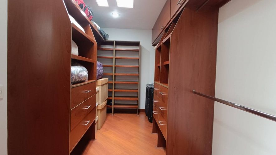 Apartamento de 4 alcobas en venta en Colina Campestre, Bogotá, 193 m² · foto 11 de 24
