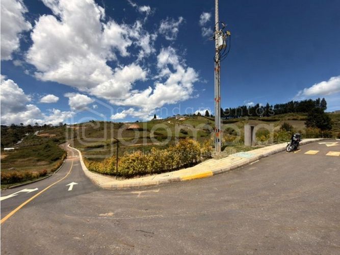 Lote en venta en La Mosquita, Guarne, 2244 m² · foto 6 de 10