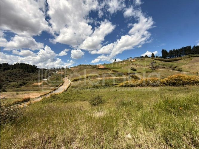 Lote en venta en La Mosquita, Guarne, 2244 m² · foto 8 de 10