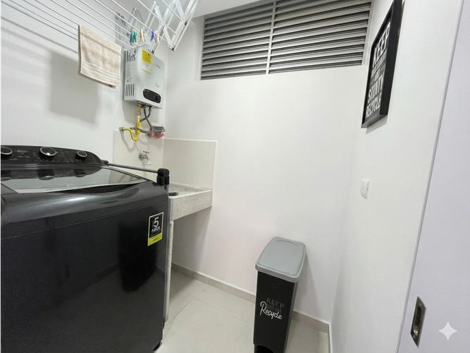Apartaestudio en venta en Loma Del Barro, Sabaneta, 65 m² · foto 6 de 17