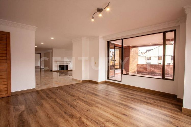 Apartamento de 3 alcobas en venta en Chico, Bogotá, 286 m² · foto 5 de 24